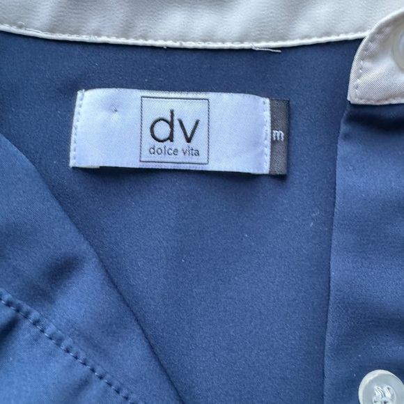 Dolce Vita Navy Button Down Size Medium Shorter Length In The Front - Picture 3 of 5